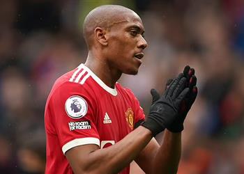 رانجنيك مارسيال رفض المشاركة أمام أستون فيلا