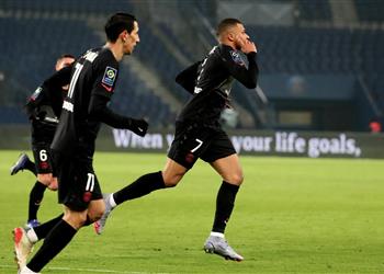 فيديو في غياب ميسي باريس سان جيرمان يتخطى بريست بثنائية بـ الدوري الفرنسي