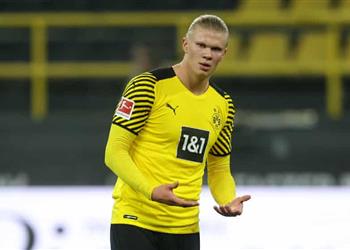 تضارب تصريحات مدير بوروسيا دورتموند ينفي الضغط على هالاند