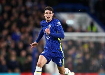 بايرن ميونخ وبرشلونة يتأهبان لصراع على كريستنسن