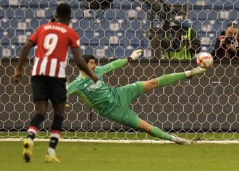 كورتوا عن تصديه لركلة جزاء أتلتيك بلباو كنا سنلعب دقائق من النوبة القلبية