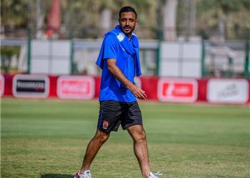 خاص سبب استبعاد محمود وحيد من مباراة الأهلي والإسماعيلي