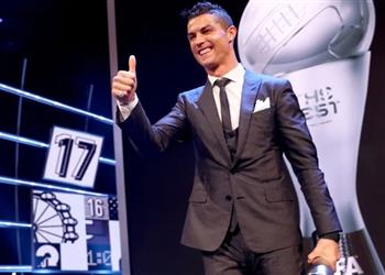 فيفا يكشف لمن منح كريستيانو رونالدو صوته في جائزة ذا بيست 2021