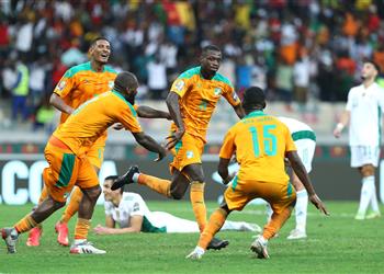فيديو كوت ديفوار تطيح بالجزائر من كأس أمم إفريقيا وتضرب موعد ا مع مصر في دور الـ16