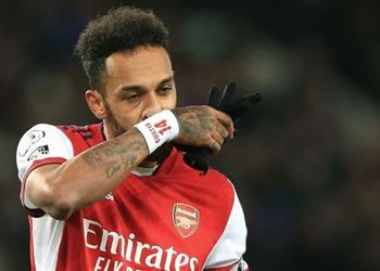 أوباميانج يكشف تطورات حالته الصحية بعد إصابة القلب