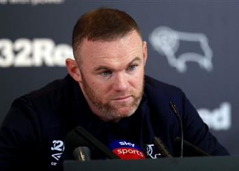 روني عن ارتباطه بتدريب إيفرتون أشعر بالإطراء ولكن