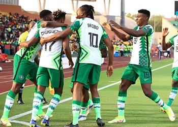 مدرب نيجيريا يحذر عبر بطولات من مواجهة تونس ويختار المنتخب المفاجأة في أمم إفريقيا