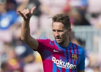 لوك دي يونج يوضح موقفه من مغادرة برشلونة في يناير