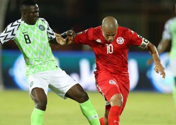 مدرب نيجيريا وتونس السابق يكشف عبر بطولات عن توقعاته لمباراة المنتخبين في أمم إفريقيا