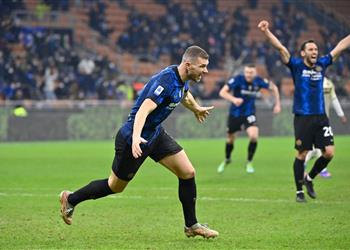 فيديو دجيكو يمنح إنتر ميلان فوز ا قاتل ا أمام فينيتسيا وتصدر الدوري الإيطالي