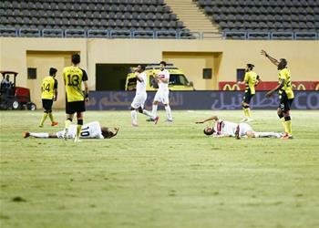 صور طبيب دجلة يعالج قائد الزمالك في لقطة الموسم
