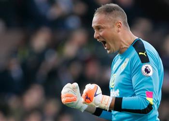 أخبار الحارس روبنسون يعلن اعتزال كرة القدم