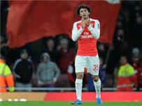 محترفين النني يوجه رسالة إلى الثلاثي الراحل عن آرسنال