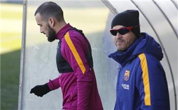 السوبر_الكتالوني برشلونة بفتقد فيدال أمام إسبانيول بسبب إصابة عضلية