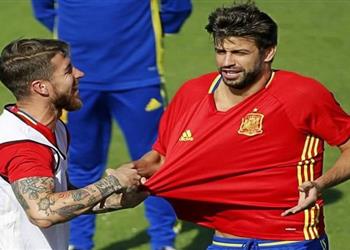 تقرير بيكيه المثير للجدل 12 سهم ناري يصوب تجاه ريال مدريد وراموس لن يغير عقليته