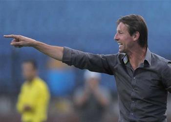 شتراكا أحلم بتدريب الأهلي وسأفوز على الزمالك