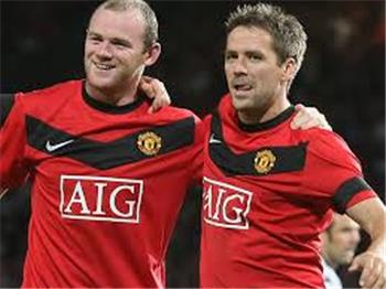 سوشيال_بطولات روني لأوين سعيد بفوز ليفربول اعتقد أنك مشجعا لليونايتد