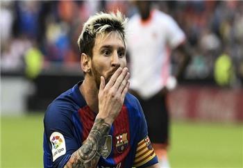 أخبار الكشف عن حقيقة استفزاز ميسي لحارس فالنسيا بعد إحرازه هدف الانتصار لبرشلونة
