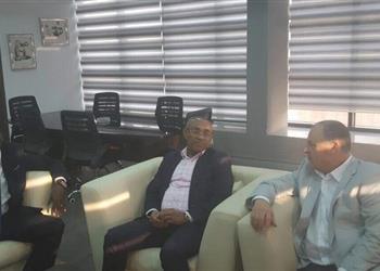 رئيس كاف يزور اتحاد الكرة للمرة الأولى