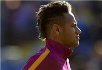 أسطورة البرازيل نيمار سيصبح أفضل من رونالدينيو لهذا السبب