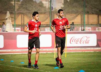 آلام الظهر تبعد اكرم توفيق عن مران الاهلى
