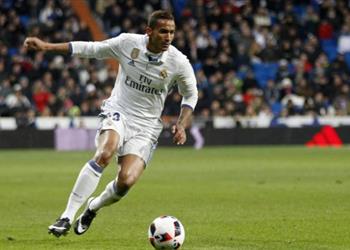 تقارير الميركاتو دانيلو يخضع للفحص الطبي مع مانشستر سيتي