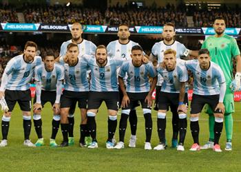 مفاجآت في تشكيل الأرجنتين لمواجهة بيرو