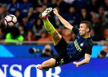 أخبار إنتر ميلان يدرس فكرة جديدة لحماية بيريسيتش من مانشستر يونايتد