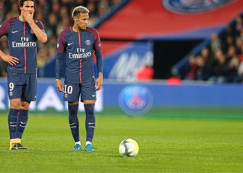 إيمري يتخذ قرار ا جديد ا بشأن نيمار وكافاني