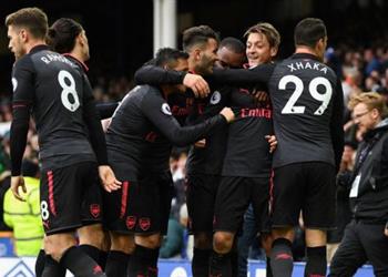 فينجر يتغنى بقدرات أوزيل بعد سحق إيفرتون بخماسية