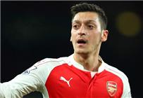 وصيف البريميرليج أوزيل يؤجل مفاوضات تجديد عقده مع آرسنال حتى نهاية كأس الأمم الأوروبية