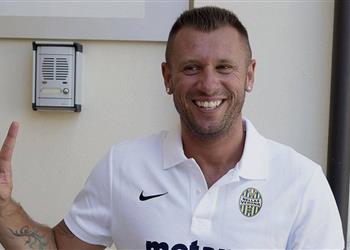 كاسانو ينصح ريال مدريد ويحدد قيمة سواريز