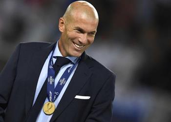 محادثات بين مدافع ريال مدريد وبيريز للرحيل بعد قرار زيدان