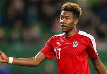 تصريحات الرئيس التنفيذي لبايرن ميونيخ ينفي مفاوضات مانشستر سيتي لضم ألابا