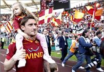 تقرير بطولات بالفيديو في عيد ميلاد الملك مواقف أثبت توتي انتمائه لروما