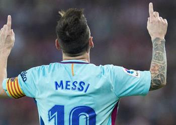 ميسي يطلب التعاقد مع لاعب وسط جديد