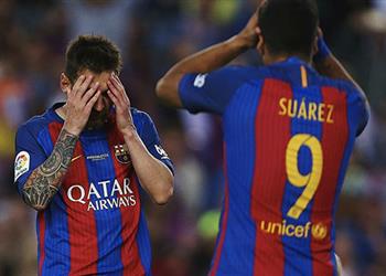 أخبار لاعبو برشلونة يعترفون داخل غرفة خلع الملابس بارتكاب أخطاء أبعدتهم عن الليجا قبل النهاية بأسابيع