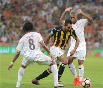 م حترفين كهربا يشارك في هزيمة الإتحاد الاولى بالدوري امام الشباب