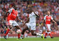 مباريات ودية أساطير الآرسنال بقيادة كانو تفوز على نجوم ميلان في لقاء خيري