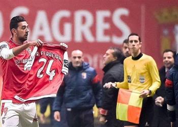 سوشيال_بطولات م حترفين لفتة طيبة من كوكا تجاه زميله في براجا