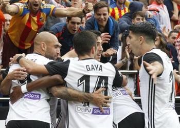 فالنسيا يواصل الضغط على برشلونة ويضرب ليجانيس بثلاثية