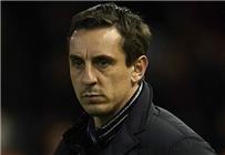 فالنسيا يفكر في تمديد عقد نيفيل