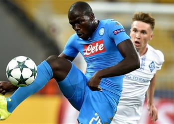 ليفربول يبحث ترميم دفاعه من نابولي