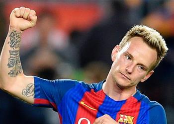 راكيتيش يعلق على اهتمام برشلونة بأوزيل