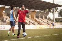 عرابي يحاضر لاعبي الأهلي بالفيديو قبل مواجهة أسيك