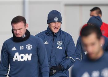 أخبار شفاينشتايجر يفاجئ الجميع بالظهور في تدريبات الفريق الأول باليونايتد