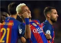 تصريحات نيمار سواريز غير مقتنع لصبغ شعره أصفر