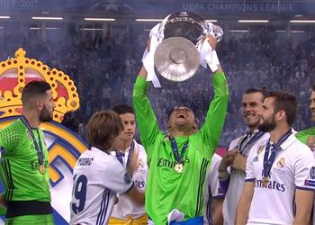 سوشيال_بطولات رئيس كوستاريكا يهنئ نافاس بدوري الأبطال