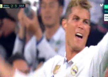 الكلاسيكو ماركا الإسبانية رونالدو كان غاضب ا بشدة بسبب عجز زملائه عن الحفاظ على التعادل أمام برشلونة