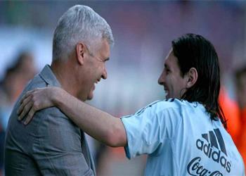 تصريحات سابقة جراتاكوس في عام 2010 هنالك الكثير من ميسي في أفريقيا